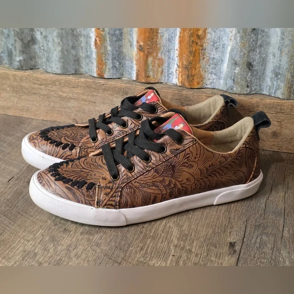 Reba by Justin® Exclusive Susie Floral casual sneaker in brown- Size 9m - Picture 3 of 6